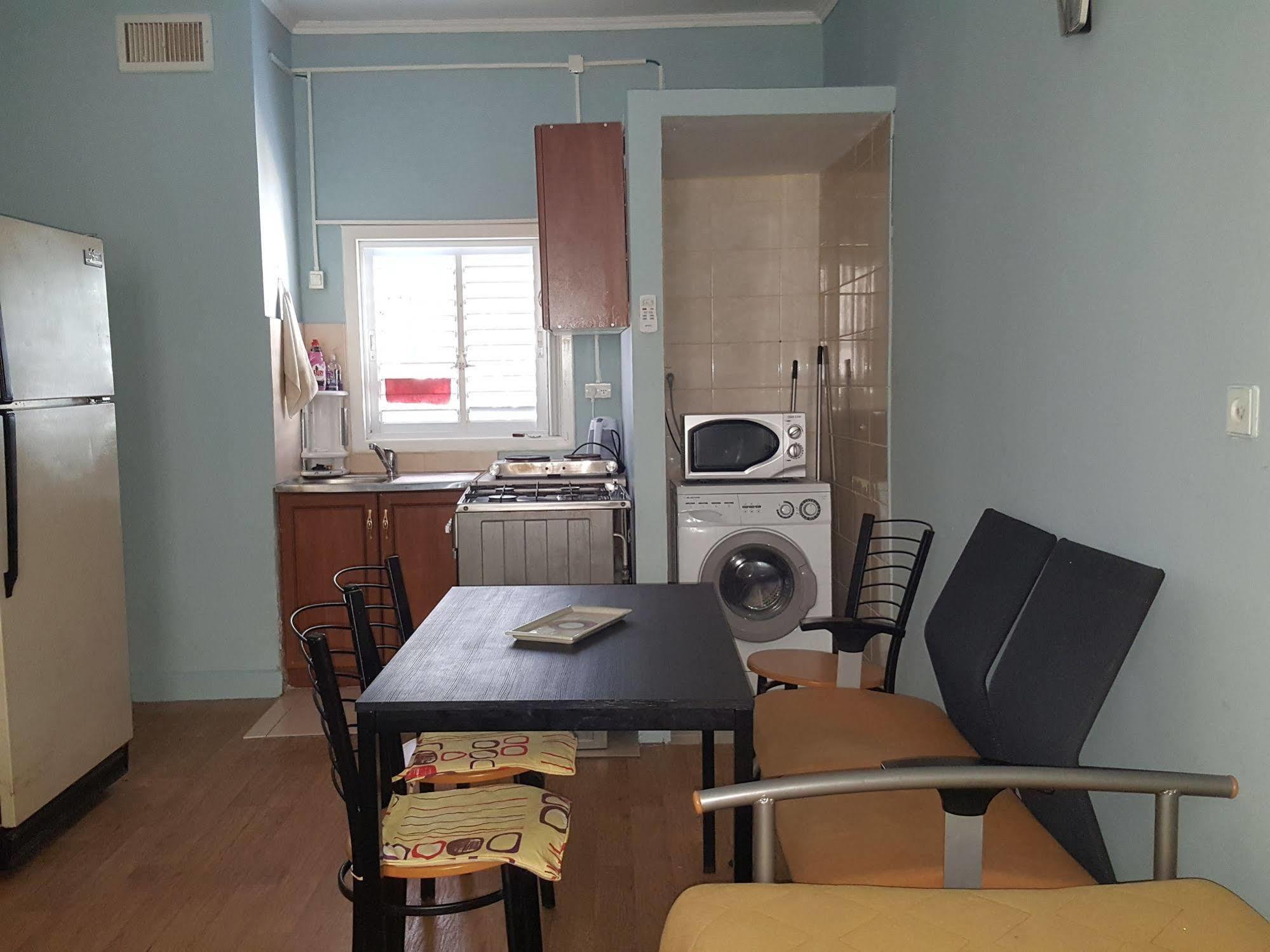 Netanya Motel Pierre Bagian luar foto